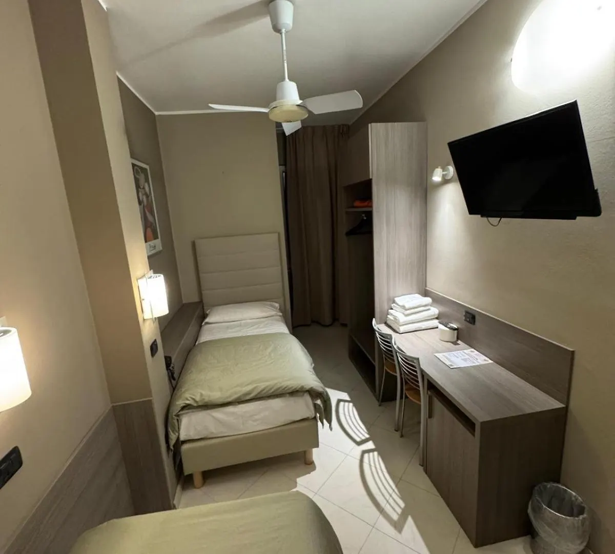 Hotel Parma Milan 2*,